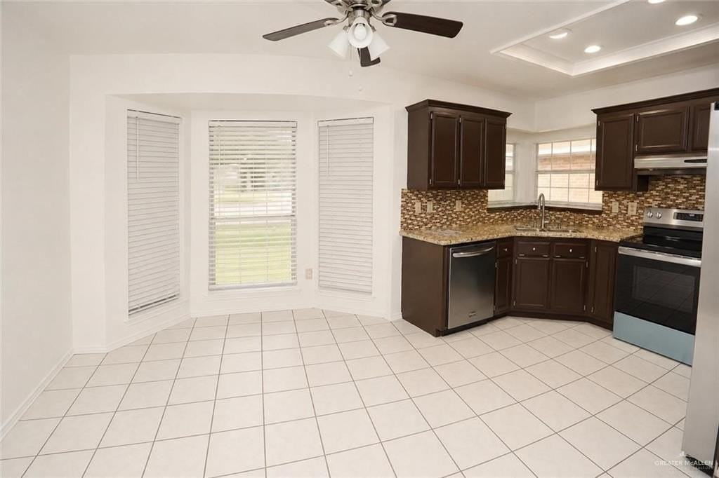 2302 Brock St - Photo 4 of 15