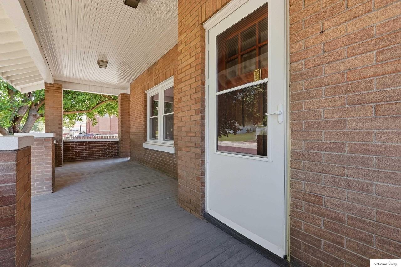 535 Avenue A - Photo 5 of 45