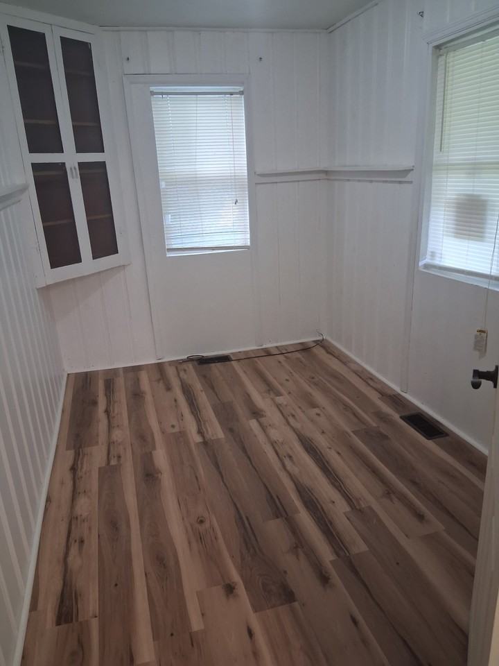 209 13th St #1 - Photo 5 of 10