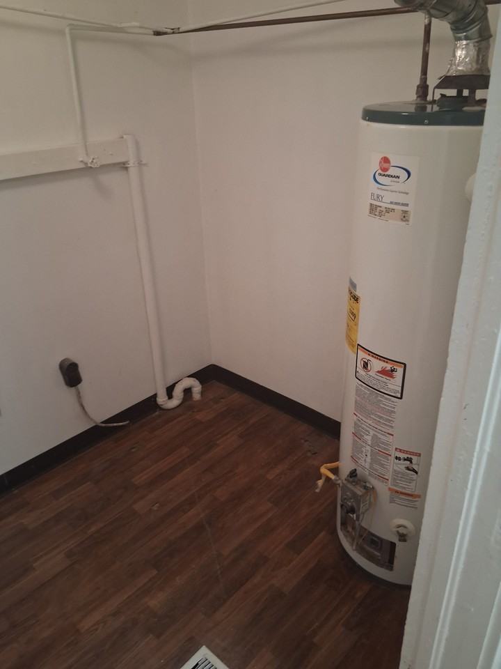 209 13th St #1 - Photo 6 of 10