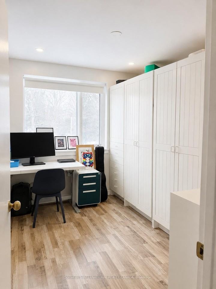 10 Ternhill Crescent - Photo 6 of 13