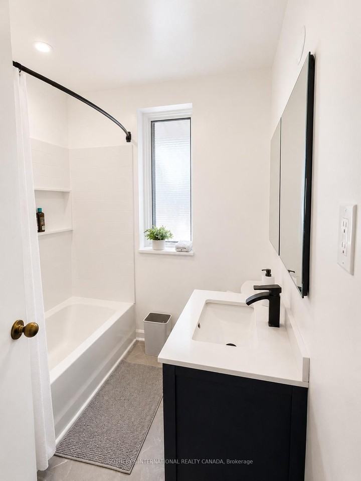 10 Ternhill Crescent - Photo 7 of 13