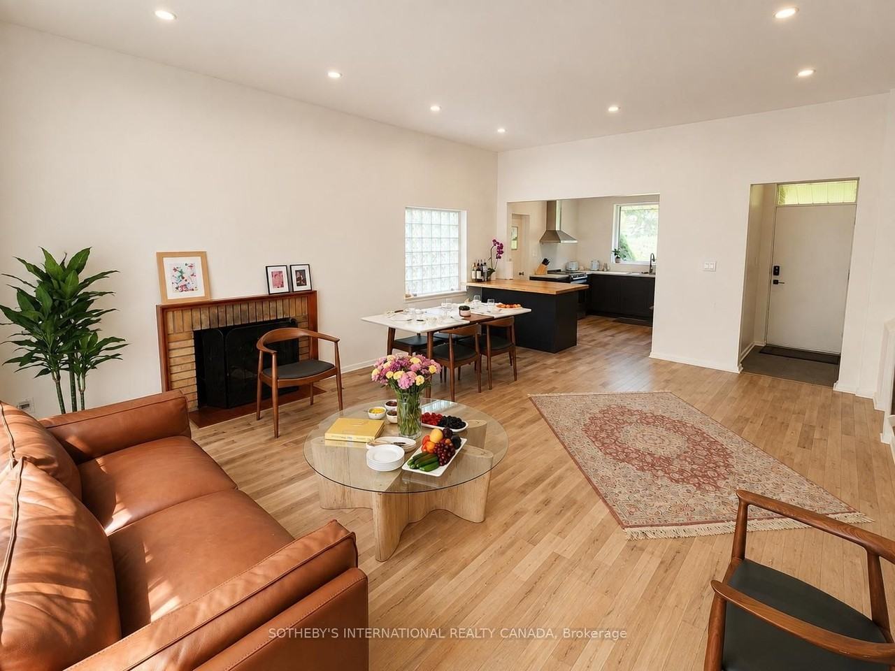 10 Ternhill Crescent - Photo 2 of 13