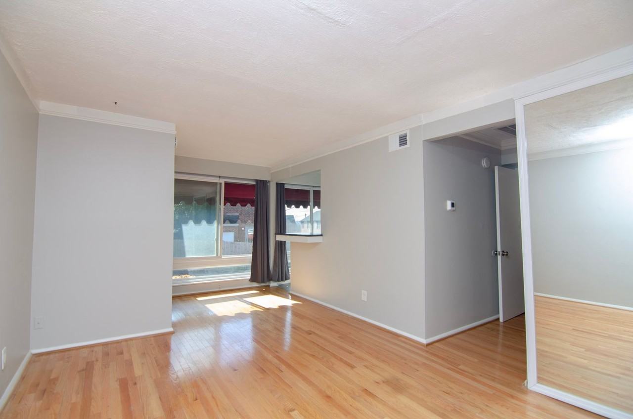 201 Acklen Park Dr #19 - Photo 5 of 10