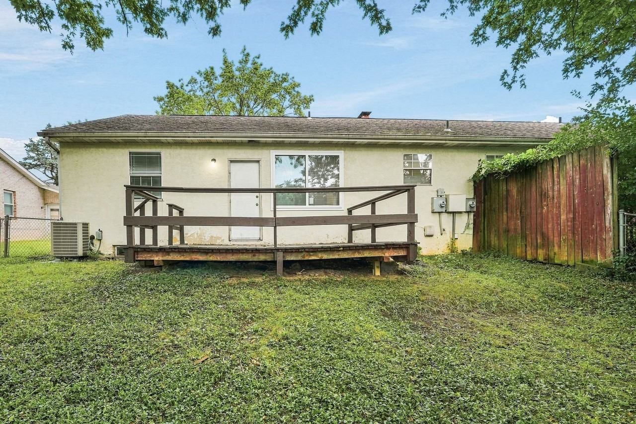 3301 Kristin Ct - Photo 2 of 10