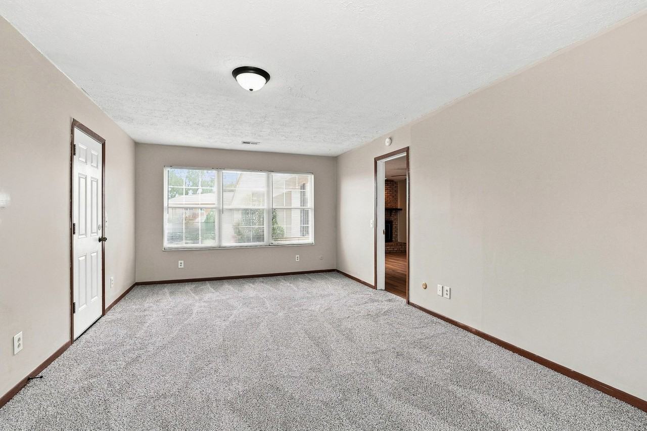 3301 Kristin Ct - Photo 6 of 10