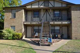 221 W Robin - Photo 1 of 1