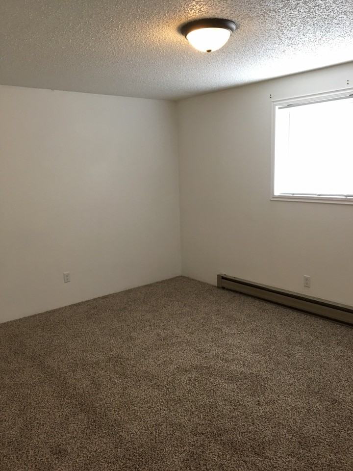 304 Hawthorne St - Photo 3 of 8
