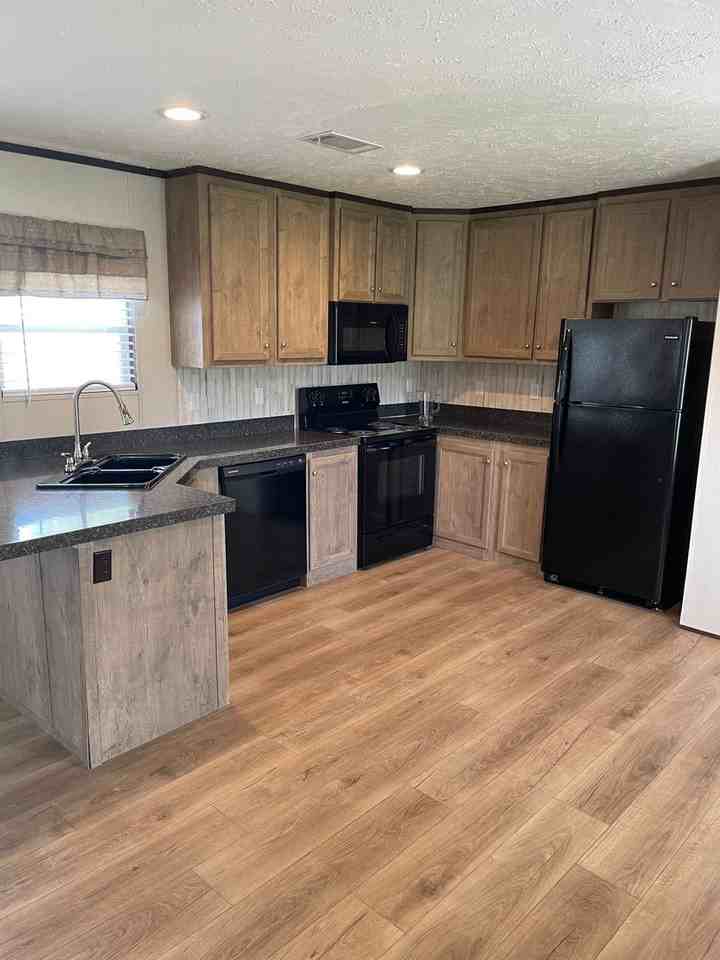 1007 Alexandria Rd Sw - Photo 4 of 31