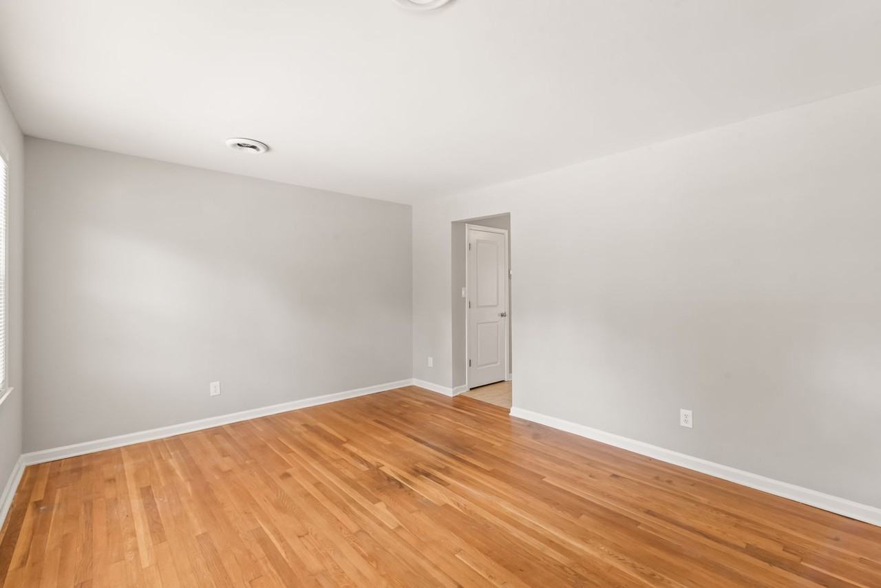 5054 Curtiswood Dr - Photo 3 of 28