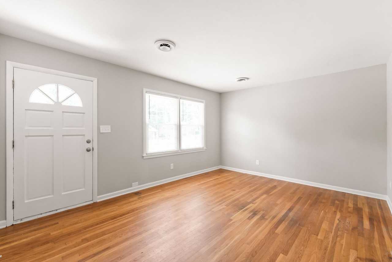 5054 Curtiswood Dr - Photo 4 of 28