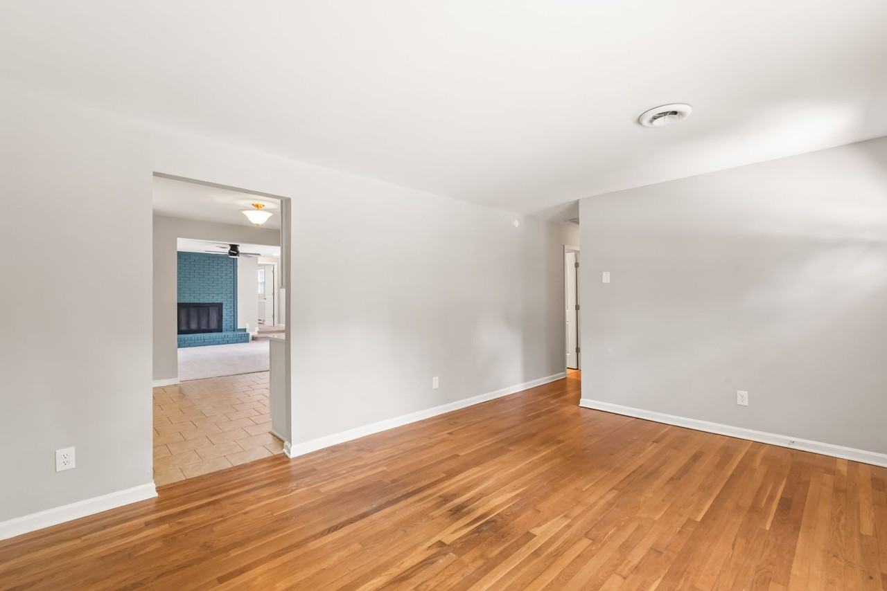 5054 Curtiswood Dr - Photo 5 of 28