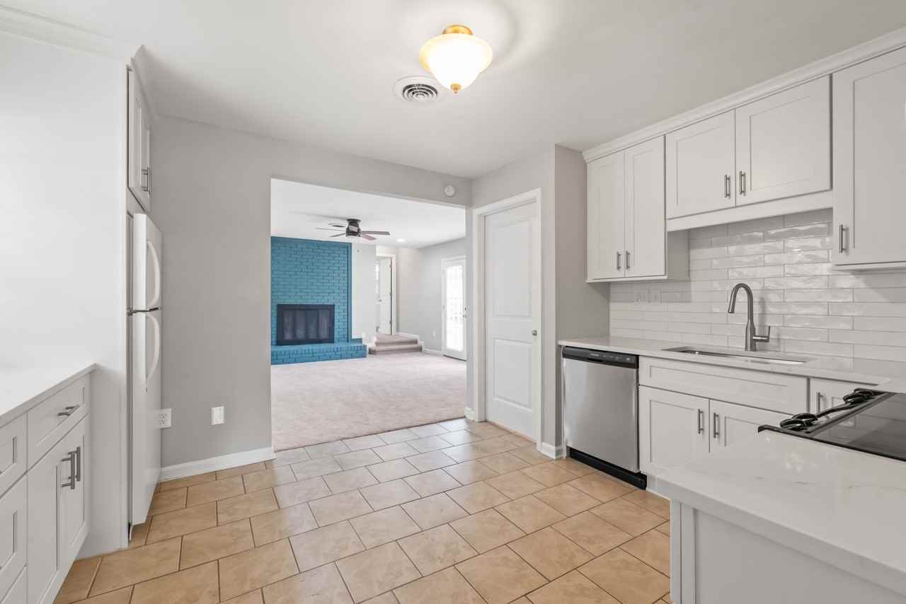 5054 Curtiswood Dr - Photo 7 of 28