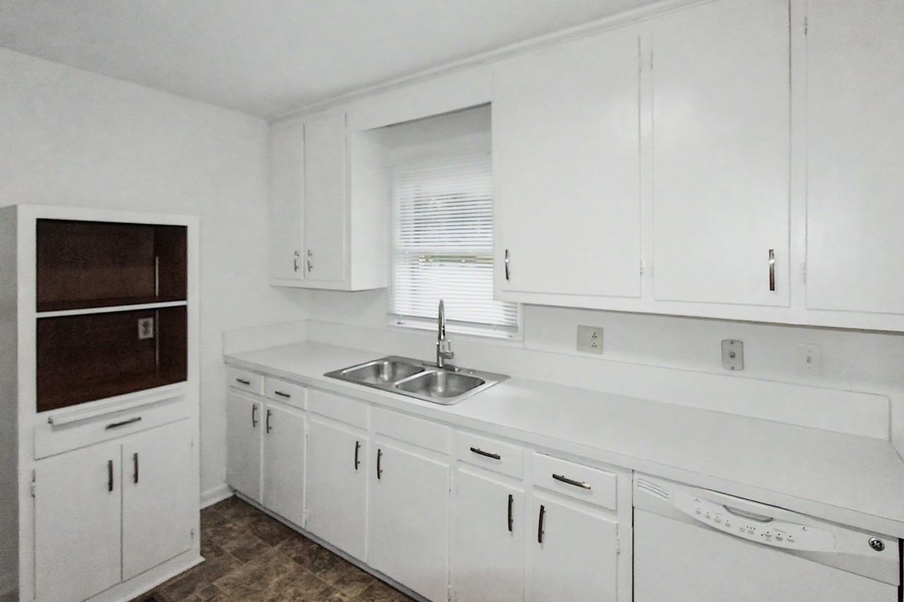 1920 John Moore Rd - Photo 7 of 22