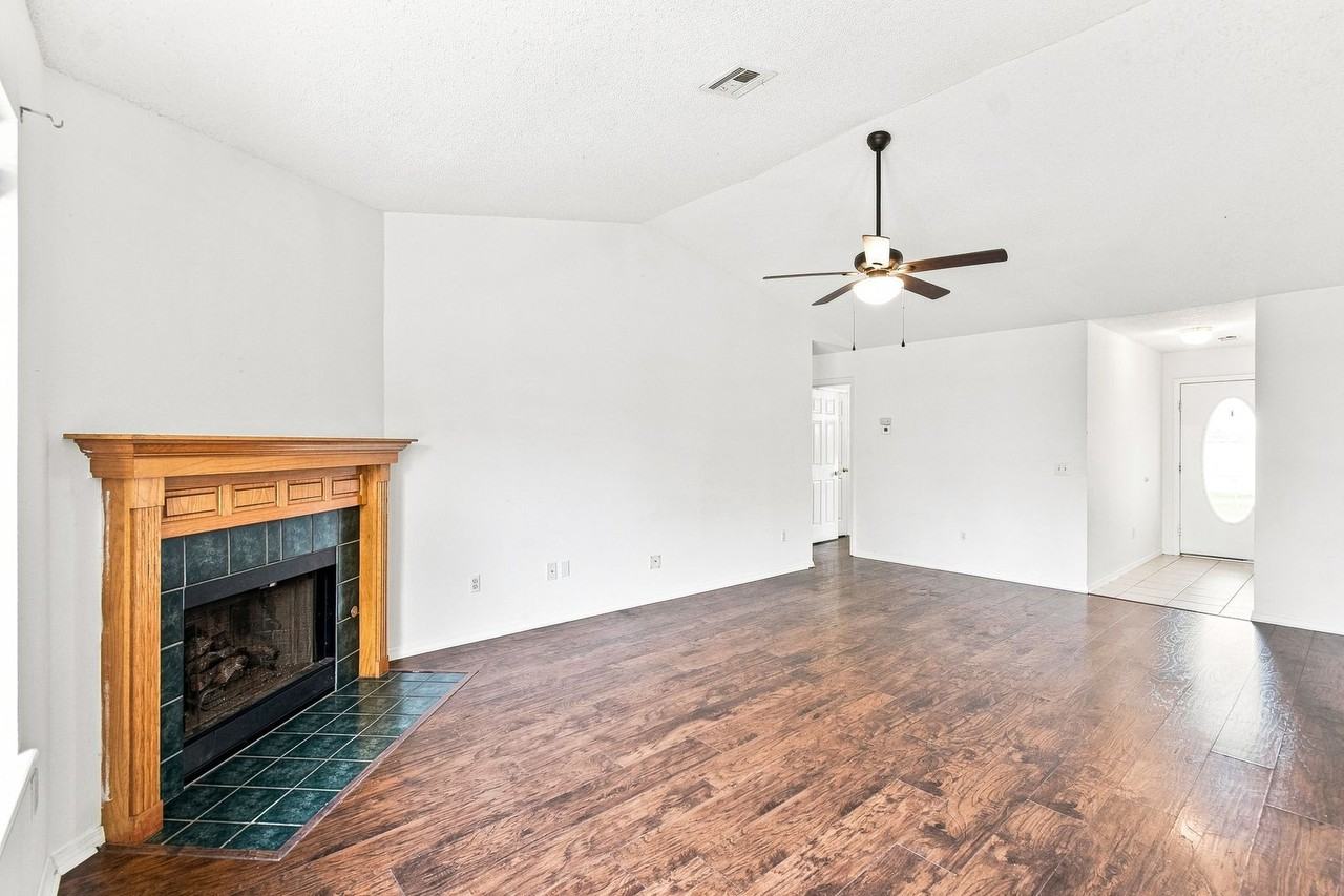 4278 W Patrick St - Photo 6 of 31