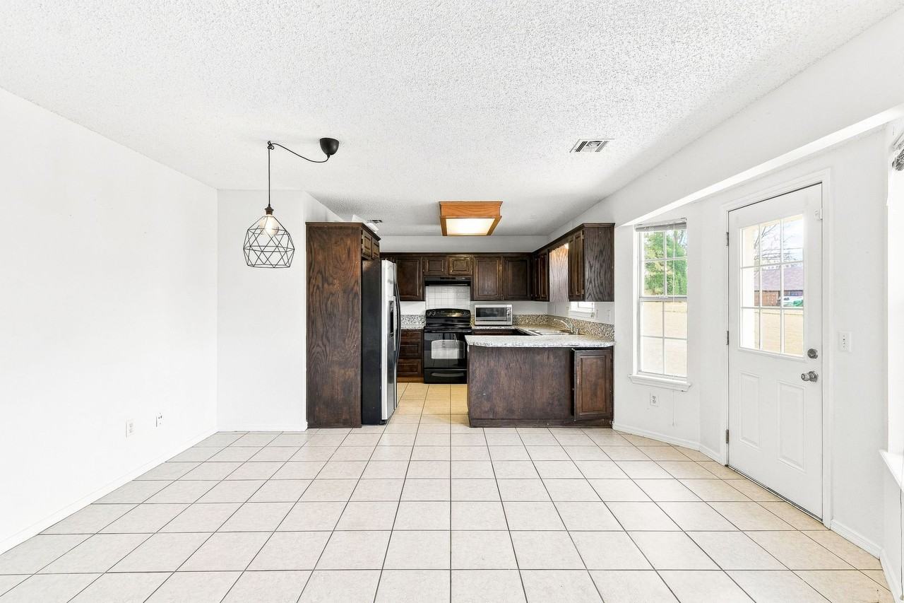 4278 W Patrick St - Photo 7 of 31