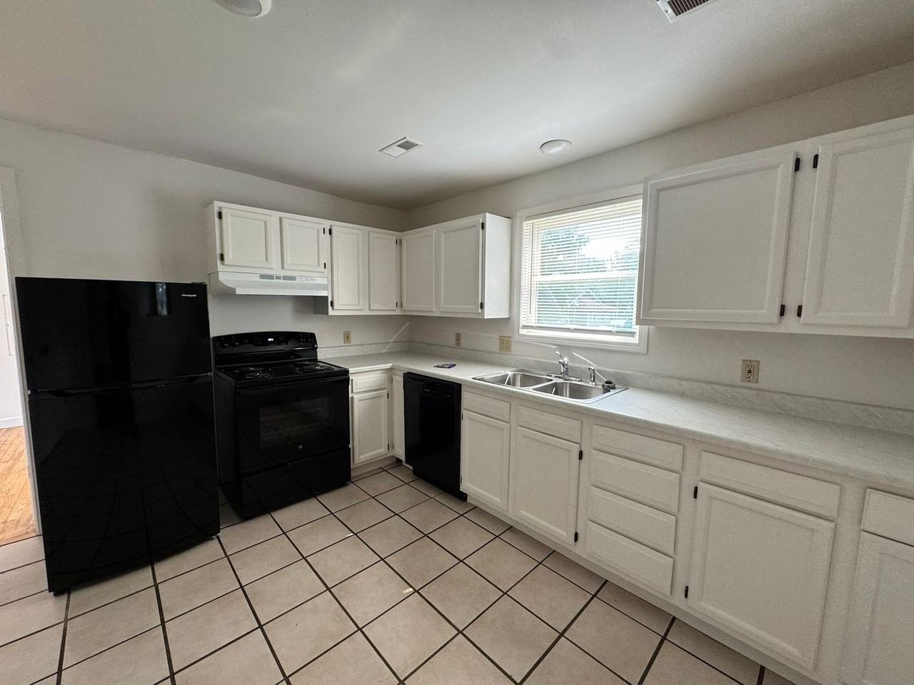 507 Banks Ave - Photo 7 of 30