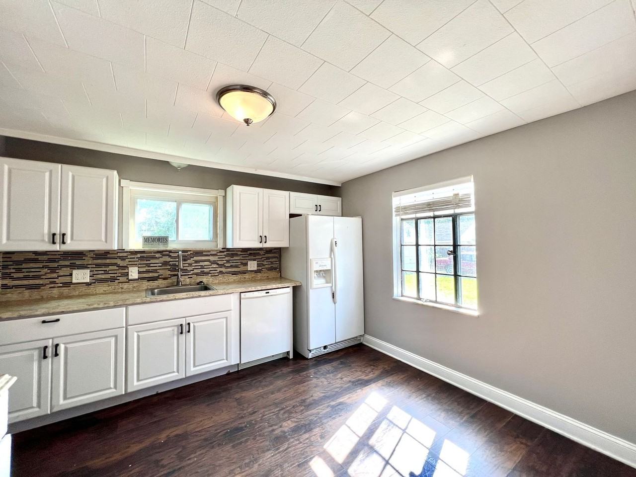 21400 Goller Ave - Photo 3 of 18