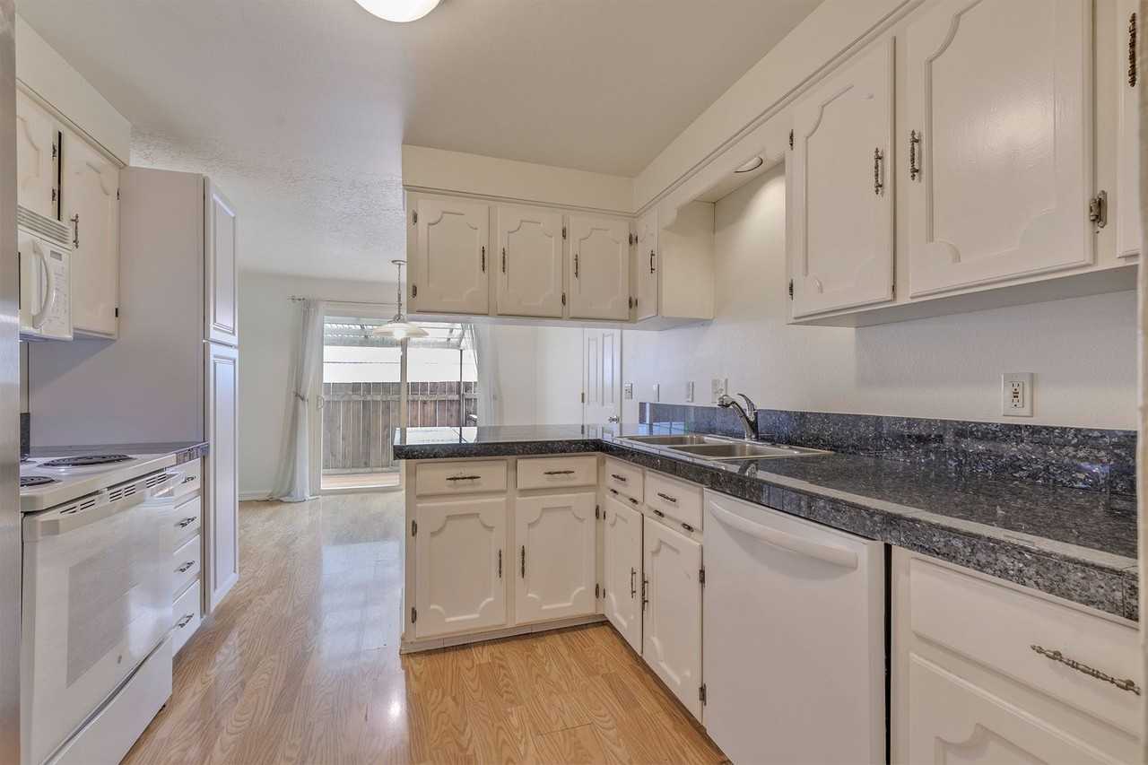 529 Ballad Way - Photo 5 of 23