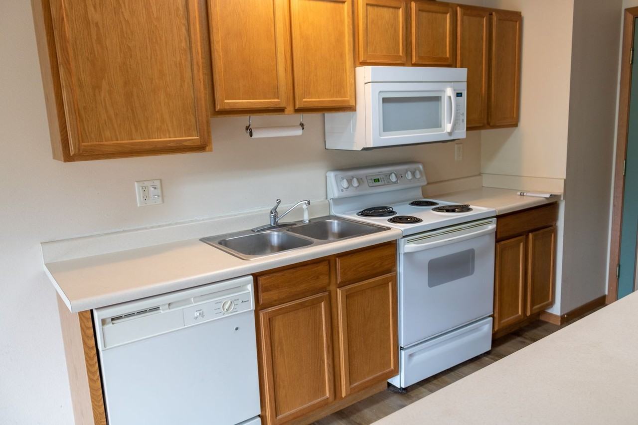 1039 Scott Park Dr - Photo 6 of 20