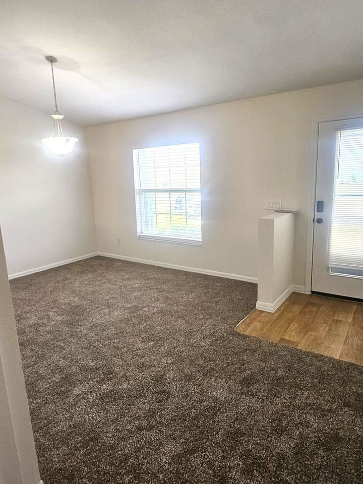 25173 Mercedes Dr - Photo 7 of 29