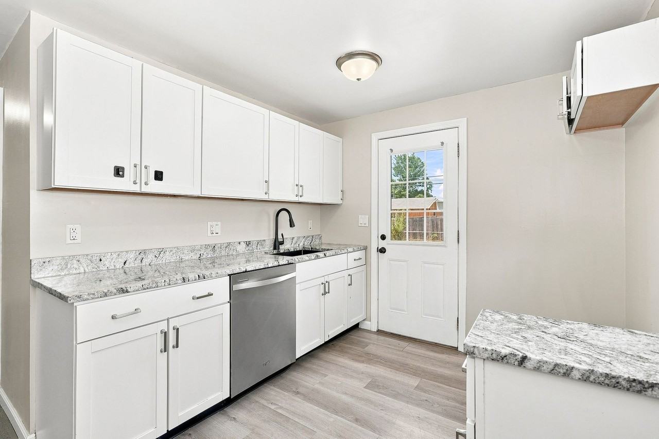 643 Westphal Ave - Photo 5 of 10