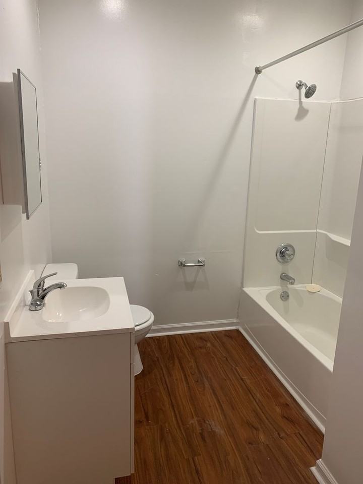 341 S Duke St - Photo 3 of 23
