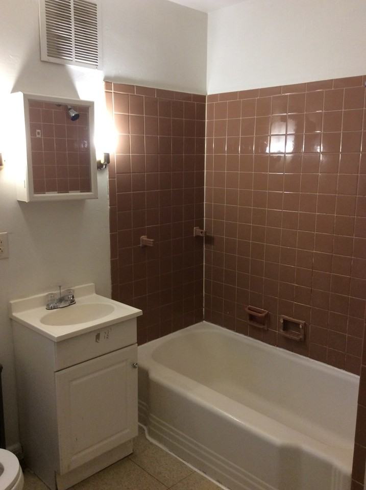 729 W Poplar St #1 - Photo 2 of 11