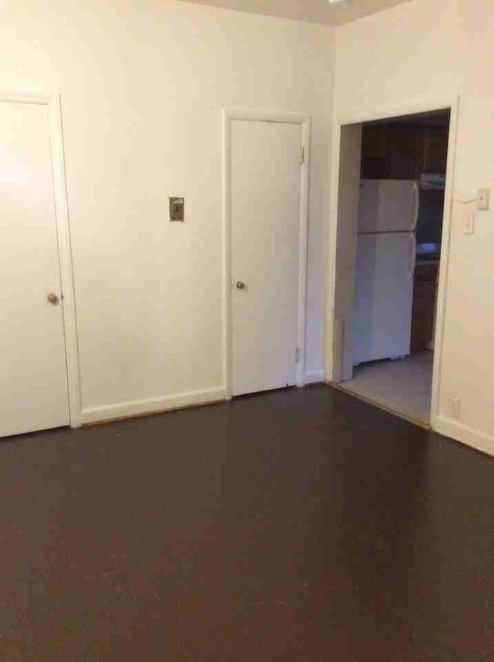 729 W Poplar St #1 - Photo 4 of 11