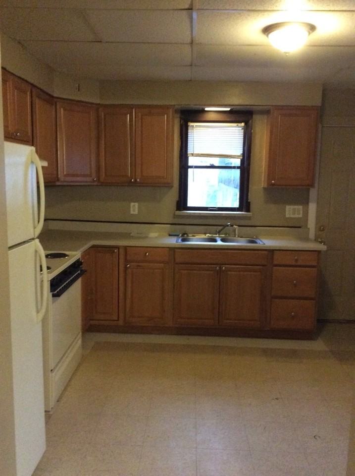 729 W Poplar St #1 - Photo 5 of 11