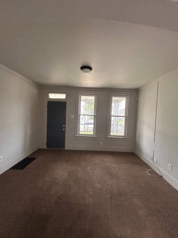 3413 Oliver St - Photo 2 of 9