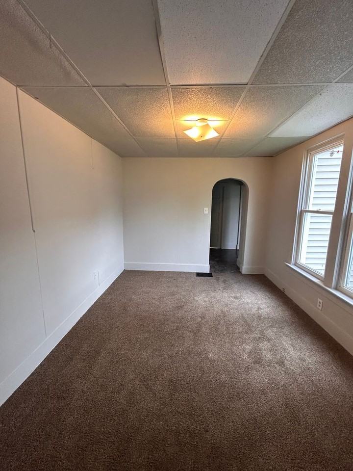 3413 Oliver St - Photo 3 of 9