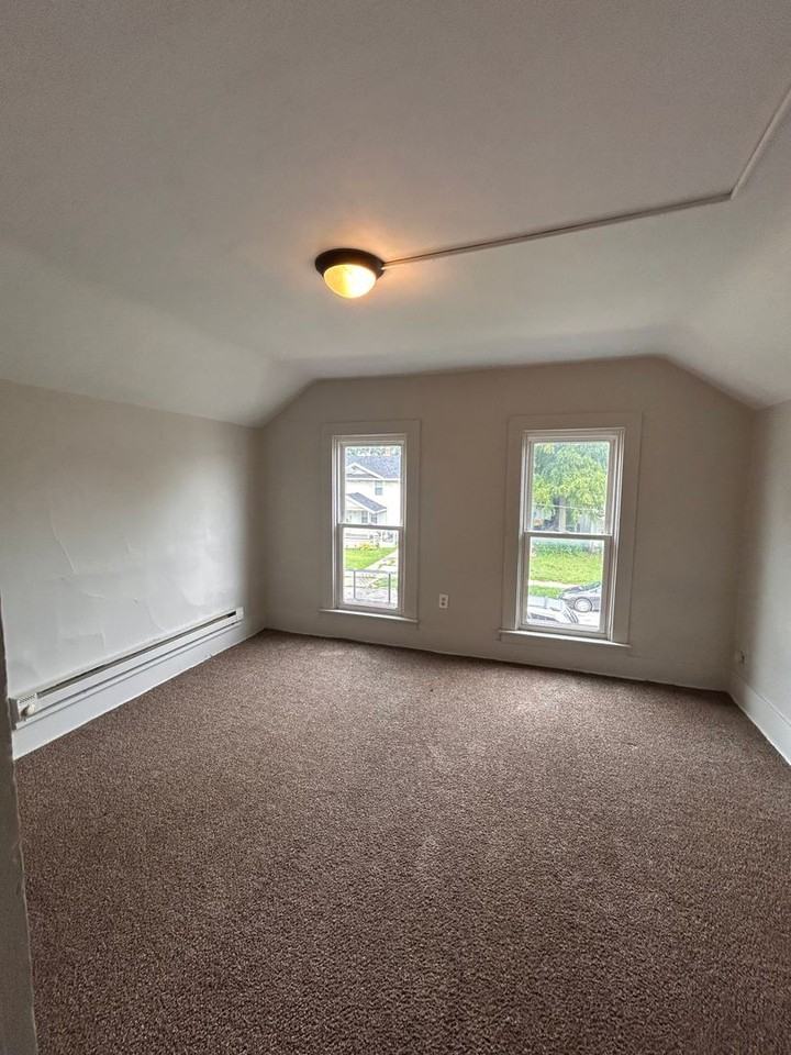 3413 Oliver St - Photo 7 of 9