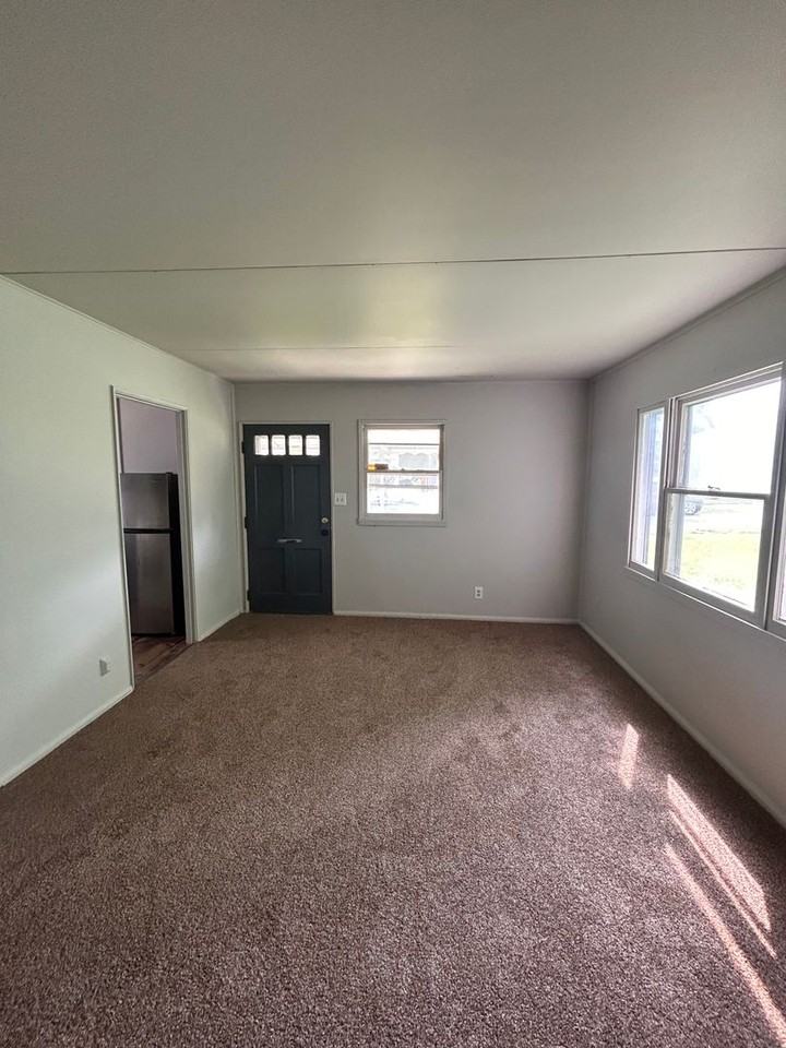 3024 Holton Ave - Photo 2 of 6