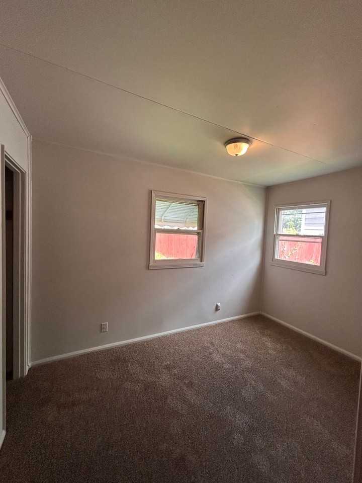 3024 Holton Ave - Photo 5 of 6