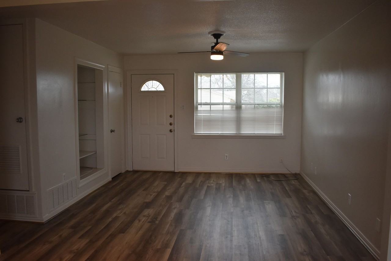 201 North Dr - Photo 2 of 19