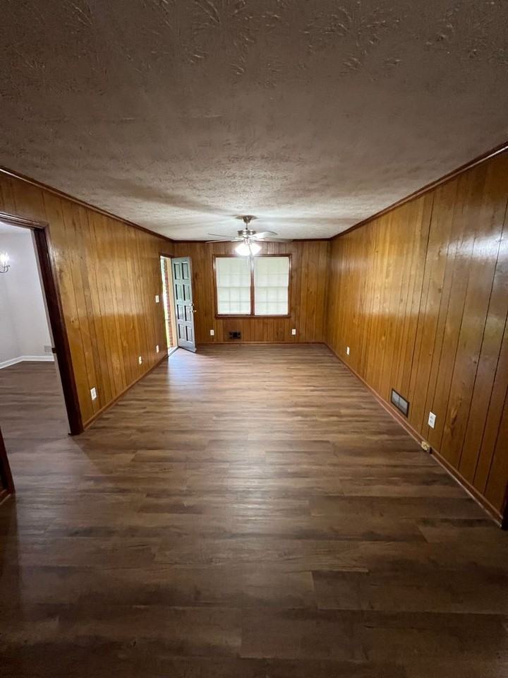 3861 Imperial Dr - Photo 2 of 17