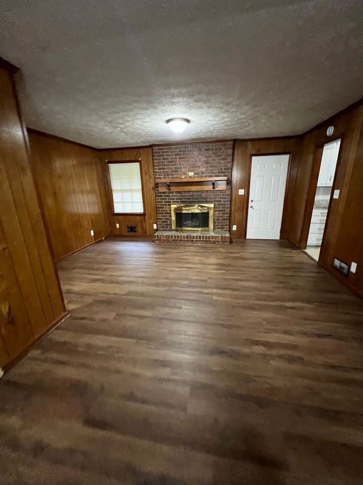 3861 Imperial Dr - Photo 3 of 17