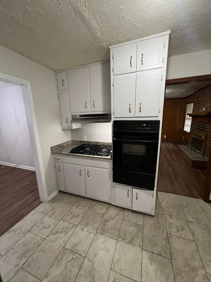 3861 Imperial Dr - Photo 6 of 17
