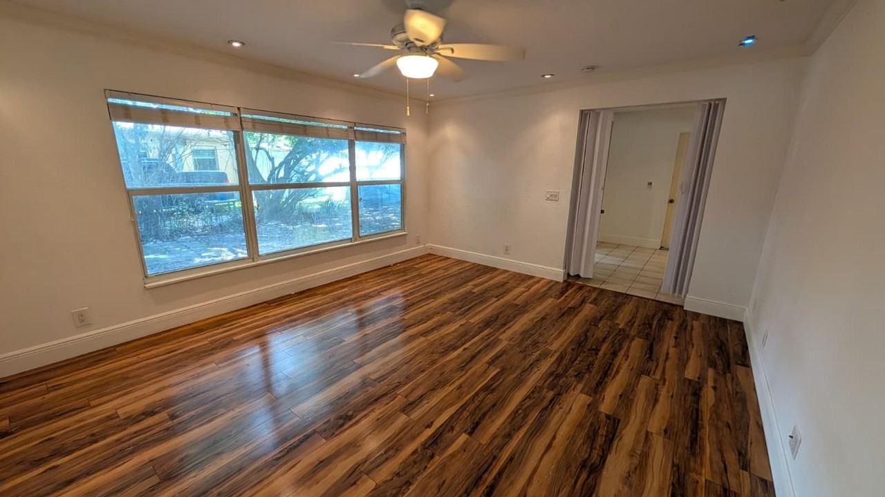 1448 Ne 27th Ct - Photo 4 of 25