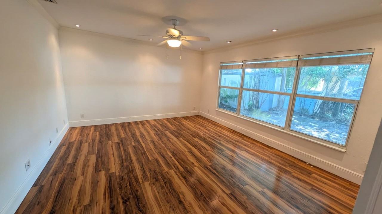 1448 Ne 27th Ct - Photo 5 of 25