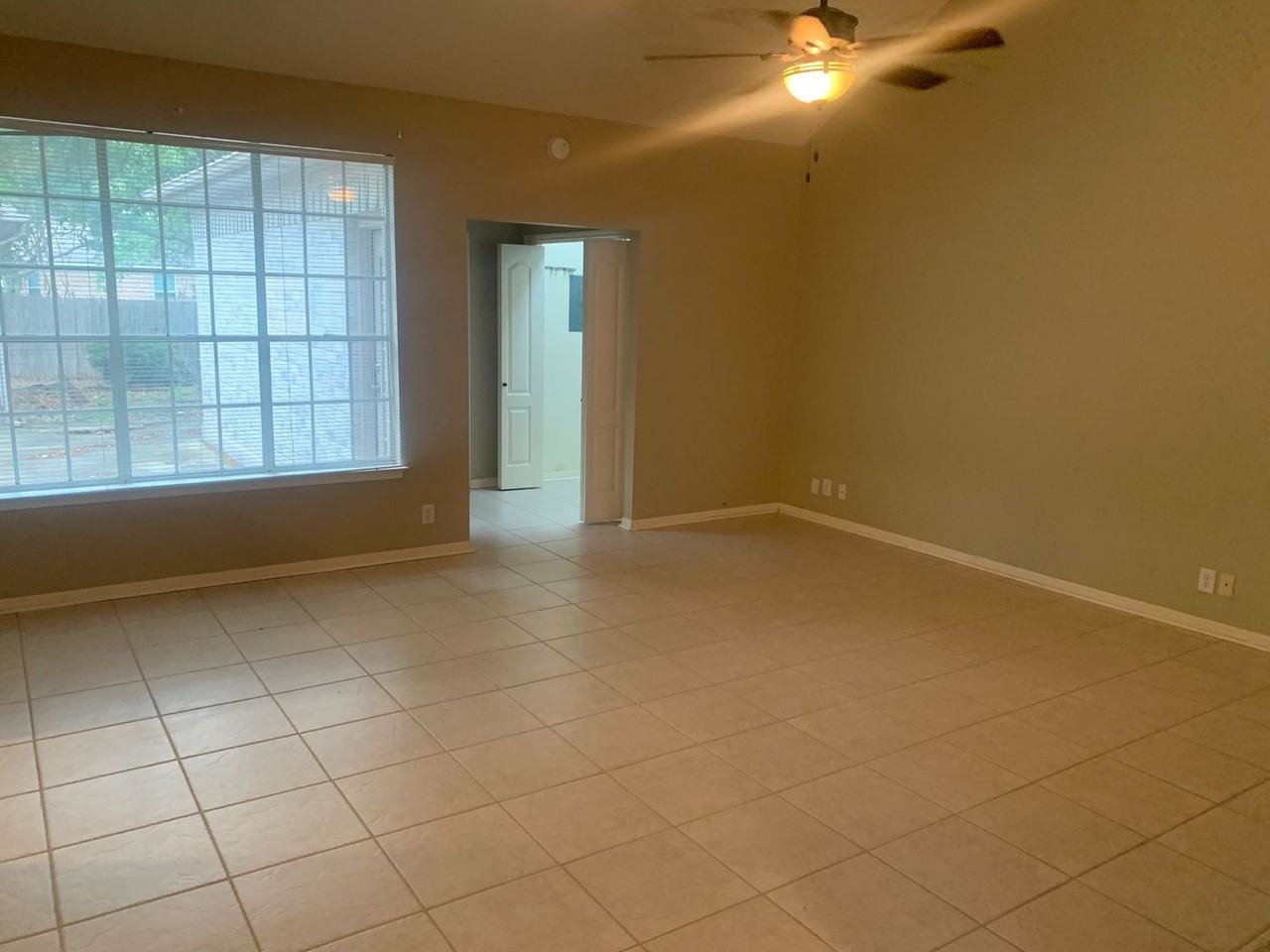4410 Shavano Cross - Photo 5 of 23