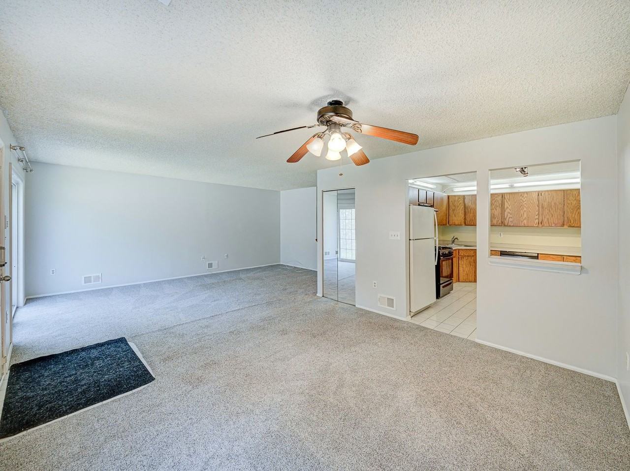 96 Versailles Ct - Photo 6 of 40