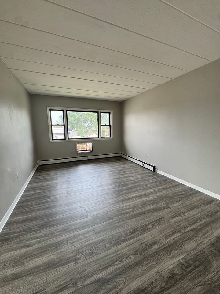 33rd Ave Apartments - Photo 3 of 15