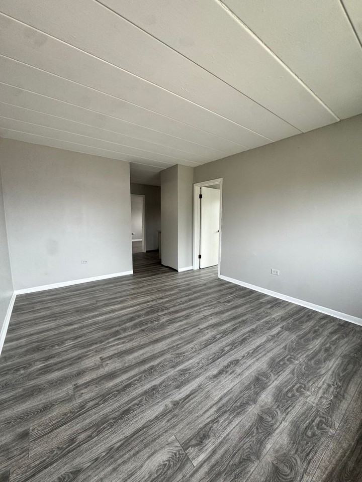 33rd Ave Apartments - Photo 2 of 15