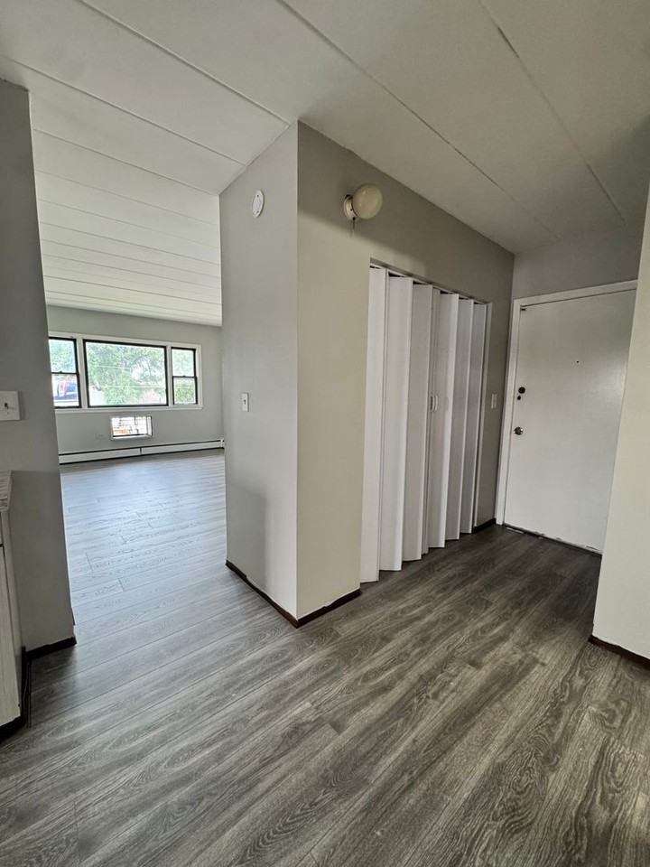 33rd Ave Apartments - Photo 5 of 15