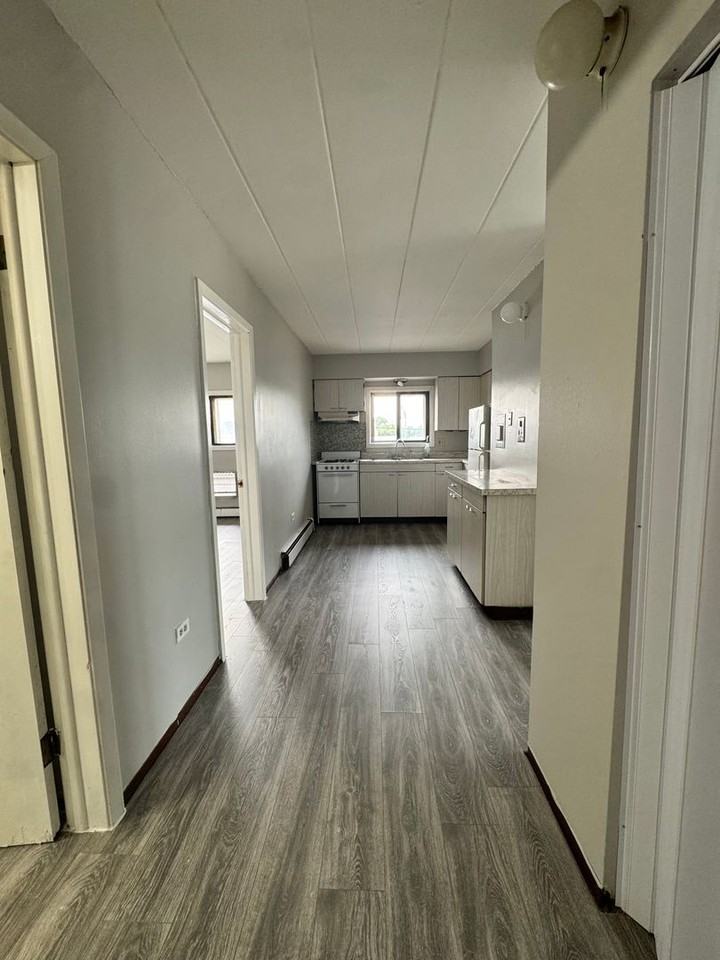 33rd Ave Apartments - Photo 4 of 15