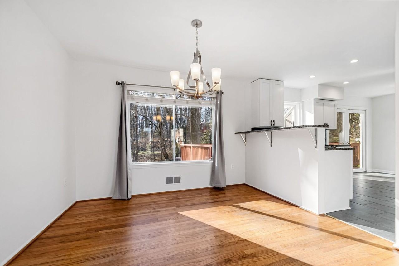 17020 Briardale Rd - Photo 6 of 46