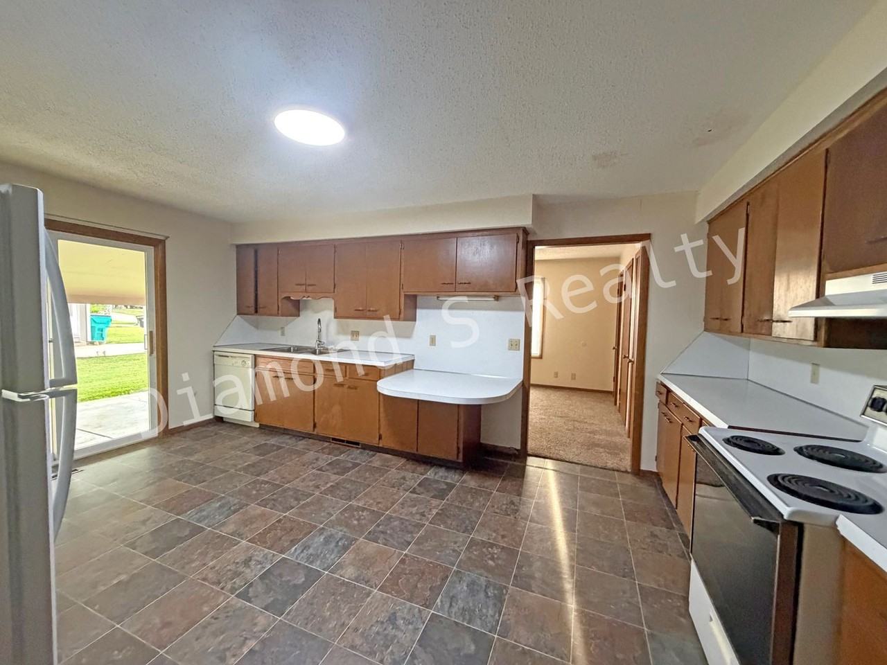 2545 S South Pl - Photo 5 of 11