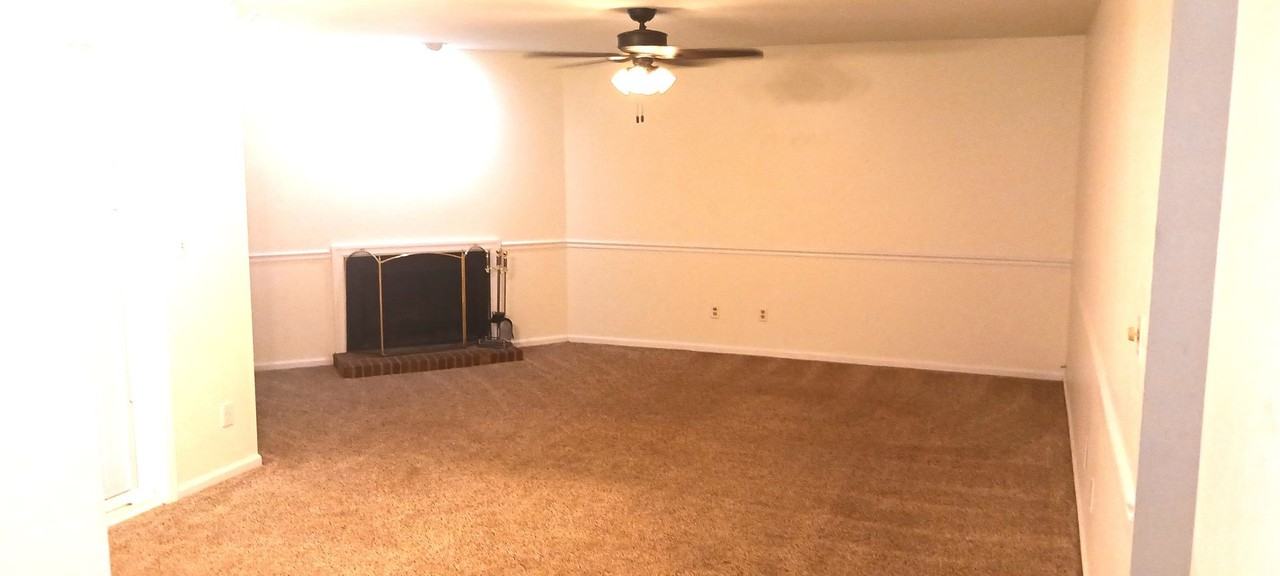 302 Patriot Ln #B - Photo 4 of 22